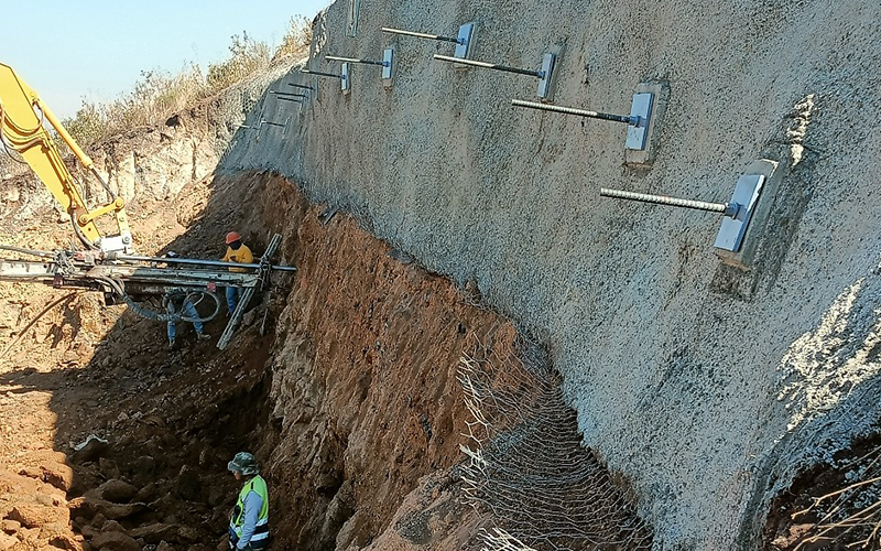 H (Perforación en suelos diversos)