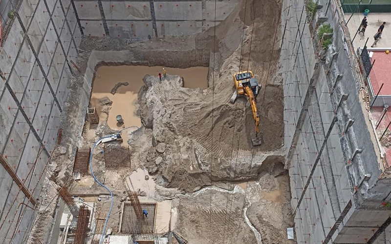 J (Ingeniería de estabilización y cimentaciones)